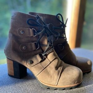 Sorel Casual Booties. Size 7. Stacked Heel boots. Good condition!